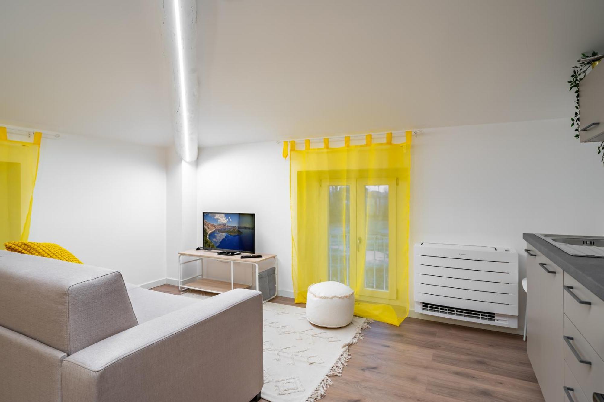 Апартаменти Cascina Conicchio - Metro Station - By Host4U Брешія Екстер'єр фото